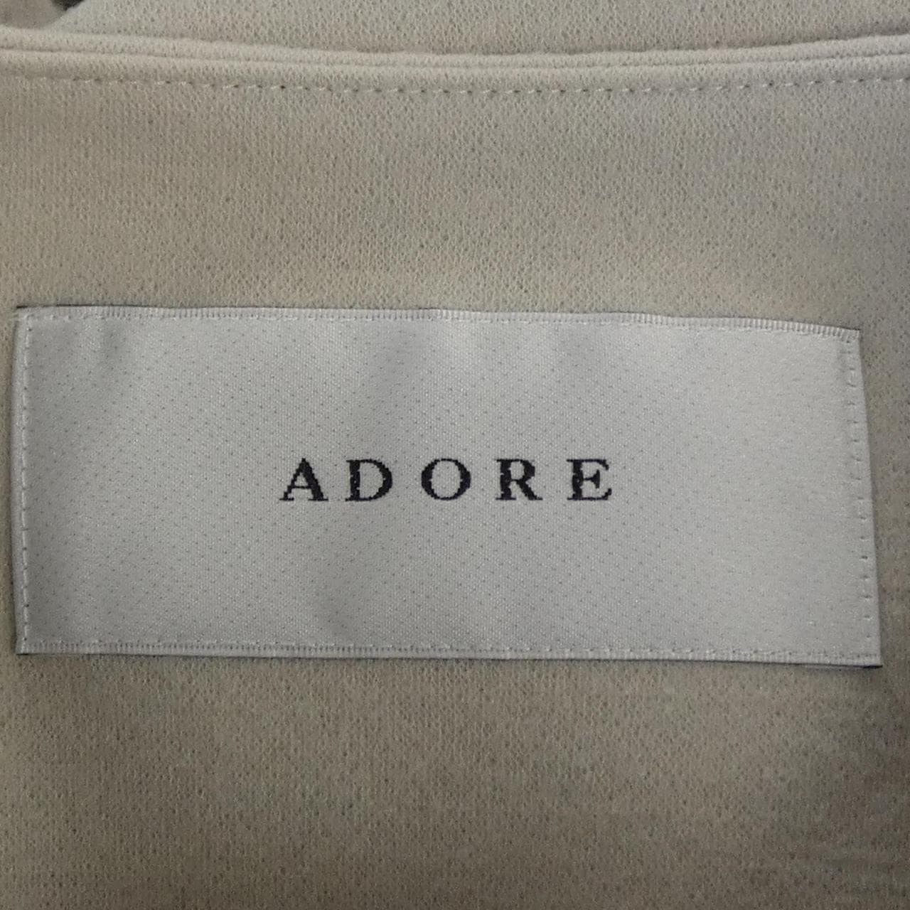 アドーア ADORE ノーカラージャケット
