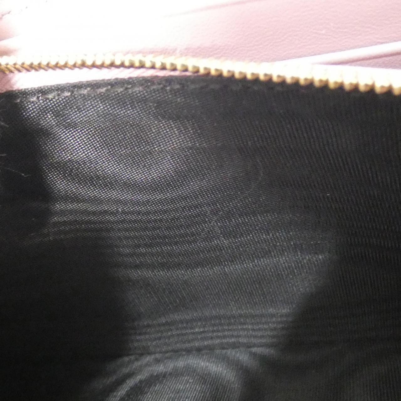 グッチ 410100 EE0CG 財布