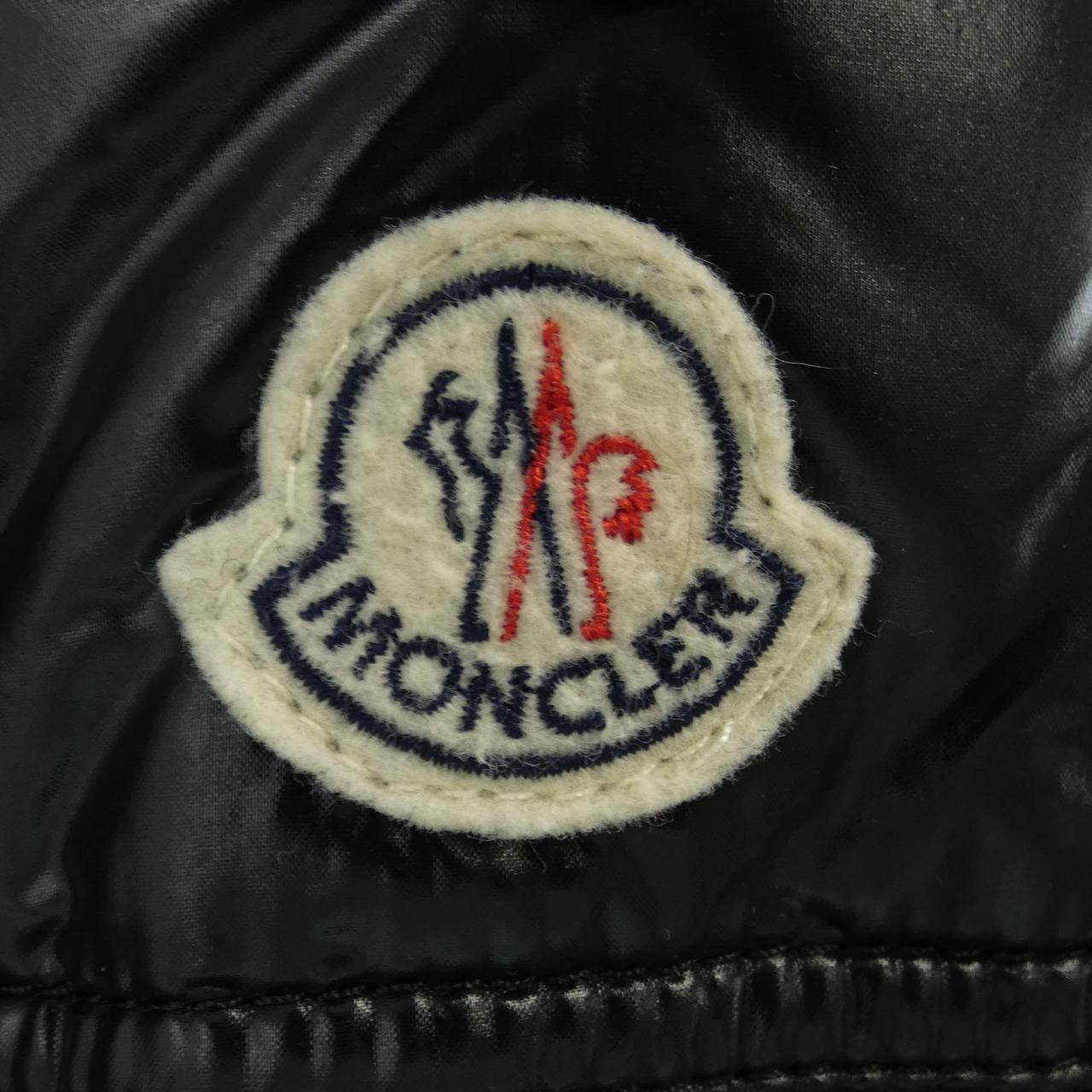 モンクレール MONCLER ダウンジャケット