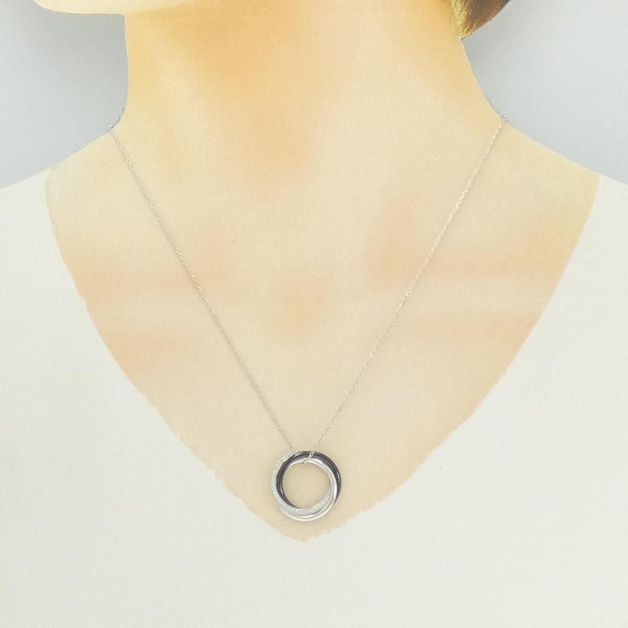 カルティエ トリニティ ブラック&ホワイト ネックレス