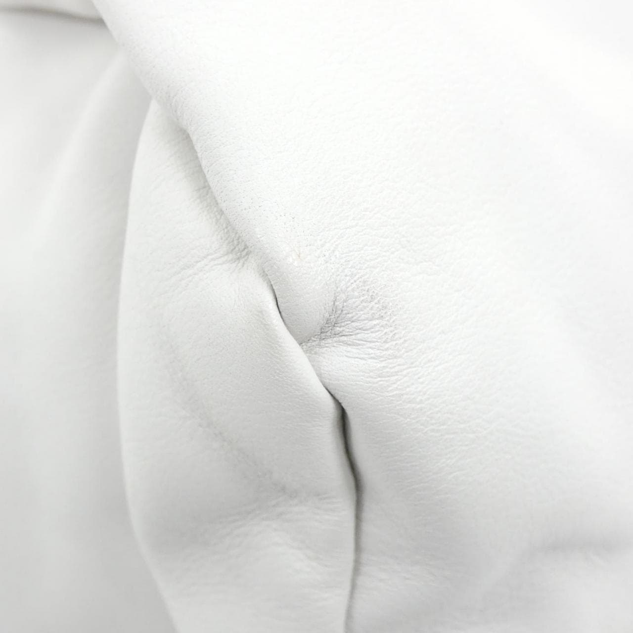 ボッテガヴェネタ 607984 VCP40 ショルダーバッグ