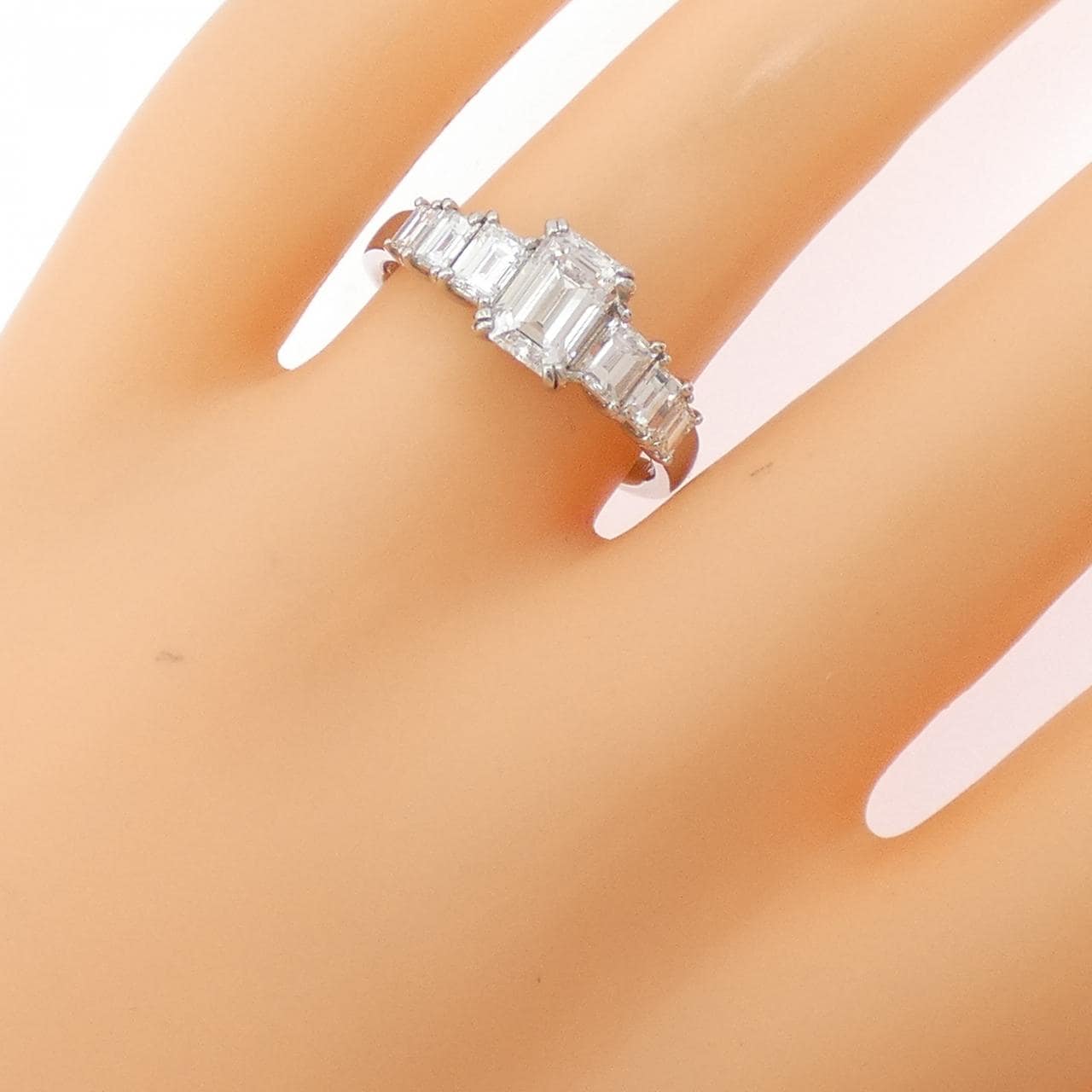 PT900 ダイヤモンド リング 1.003CT E VS2 エメラルドカット