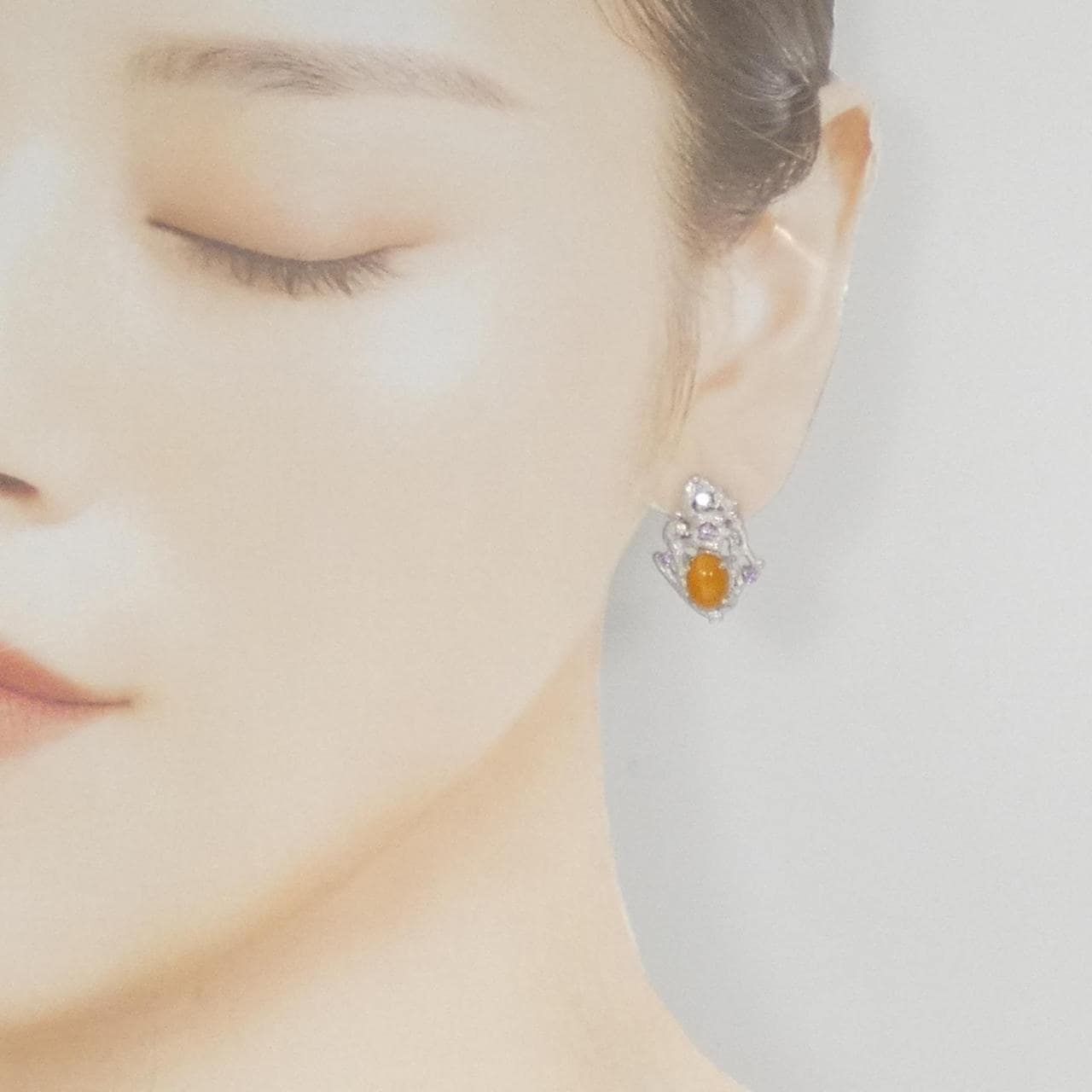 入仓安潮欧泊猫眼耳环 1.92ct