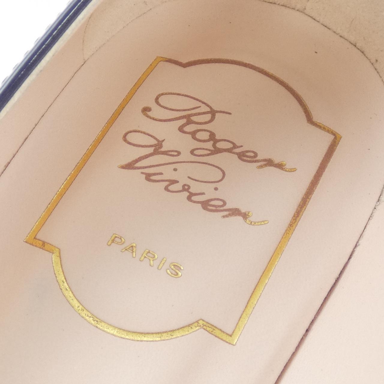 ロジェヴィヴィエ ROGER VIVIER パンプス