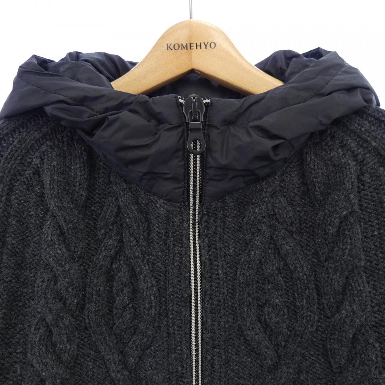 デュベティカ DUVETICA ダウンジャケット