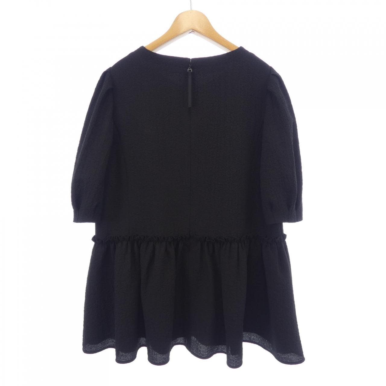 トゥービーシック TO BE CHIC トップス