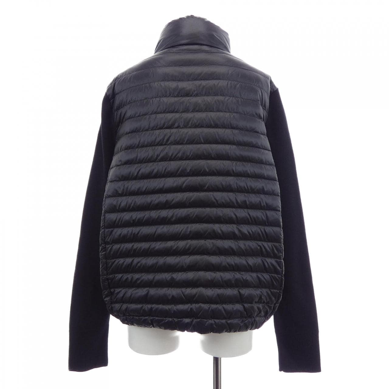 モンクレール MONCLER 10939B00032 M1131 ダウンジャケット
