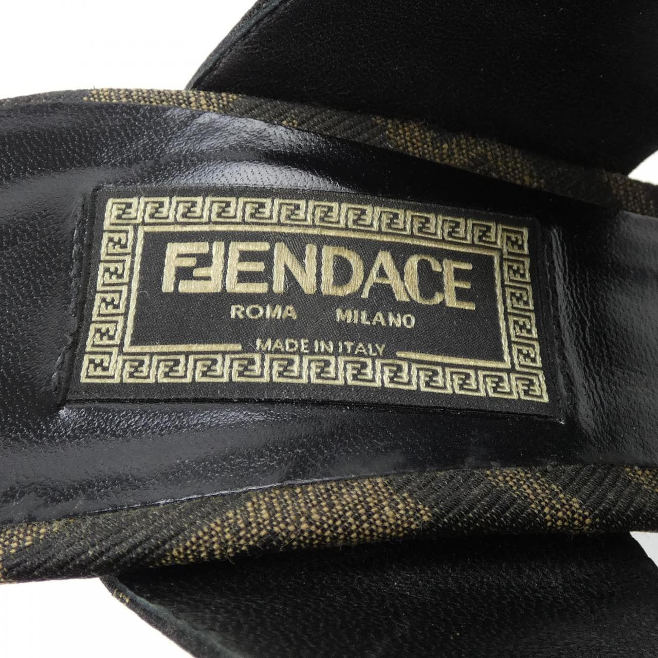 フェンダーチェ FENDACE サンダル