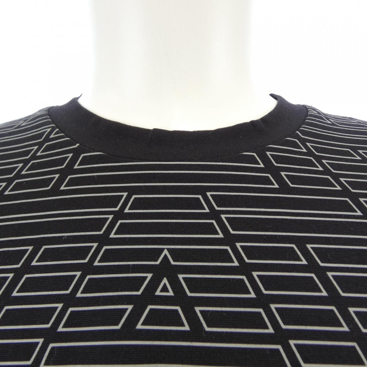 エアセッテ EA7 Tシャツ