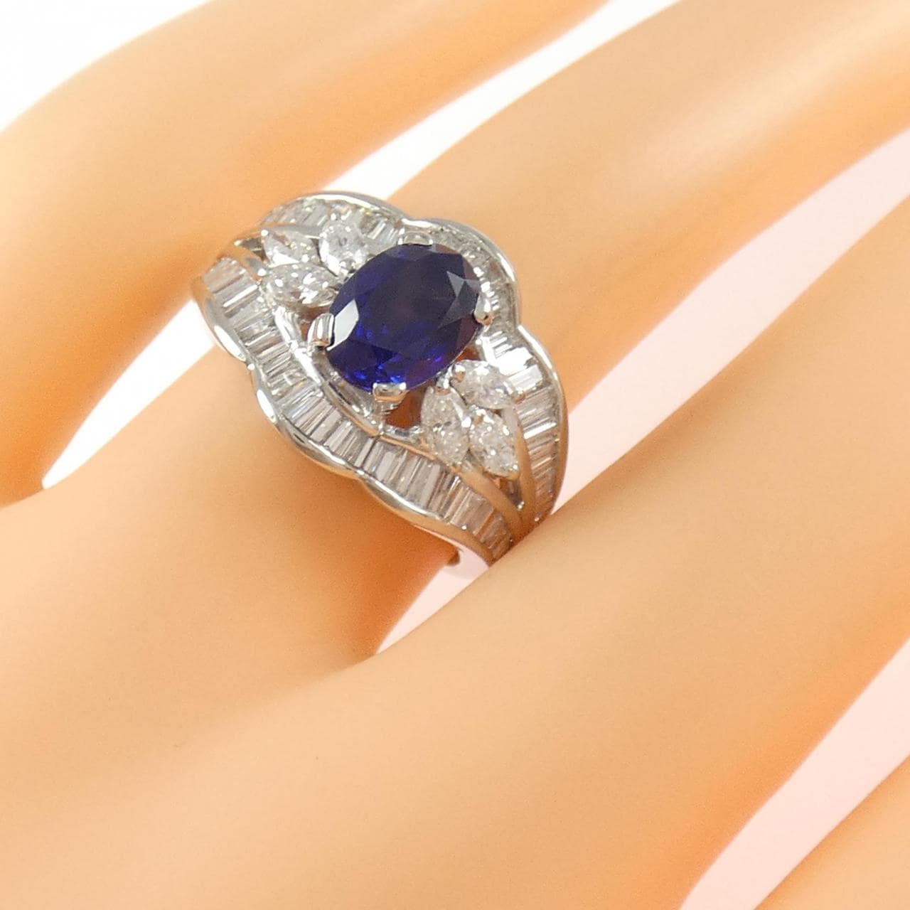 PT900 サファイヤ リング 1.83CT