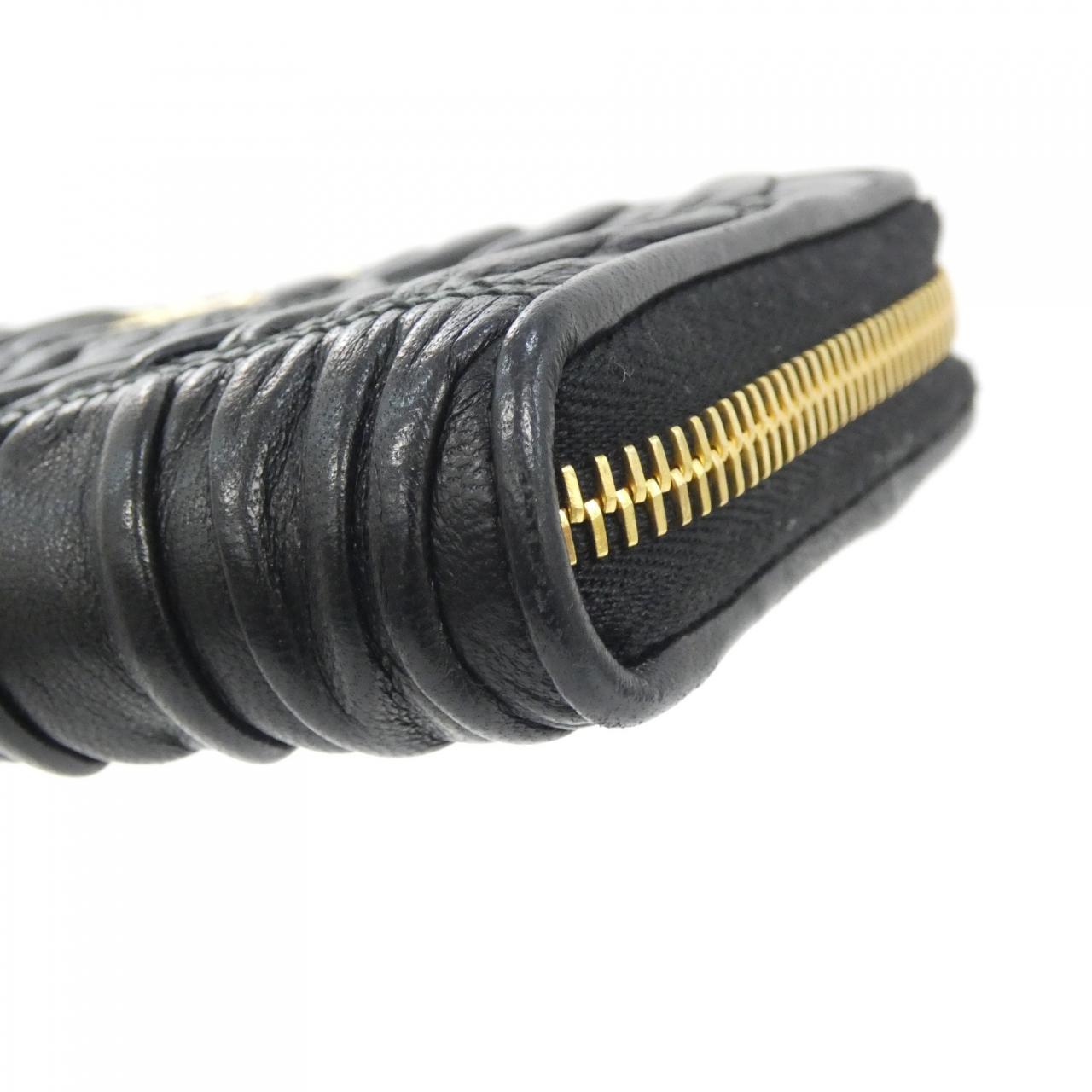 プラダ 1ML157 財布