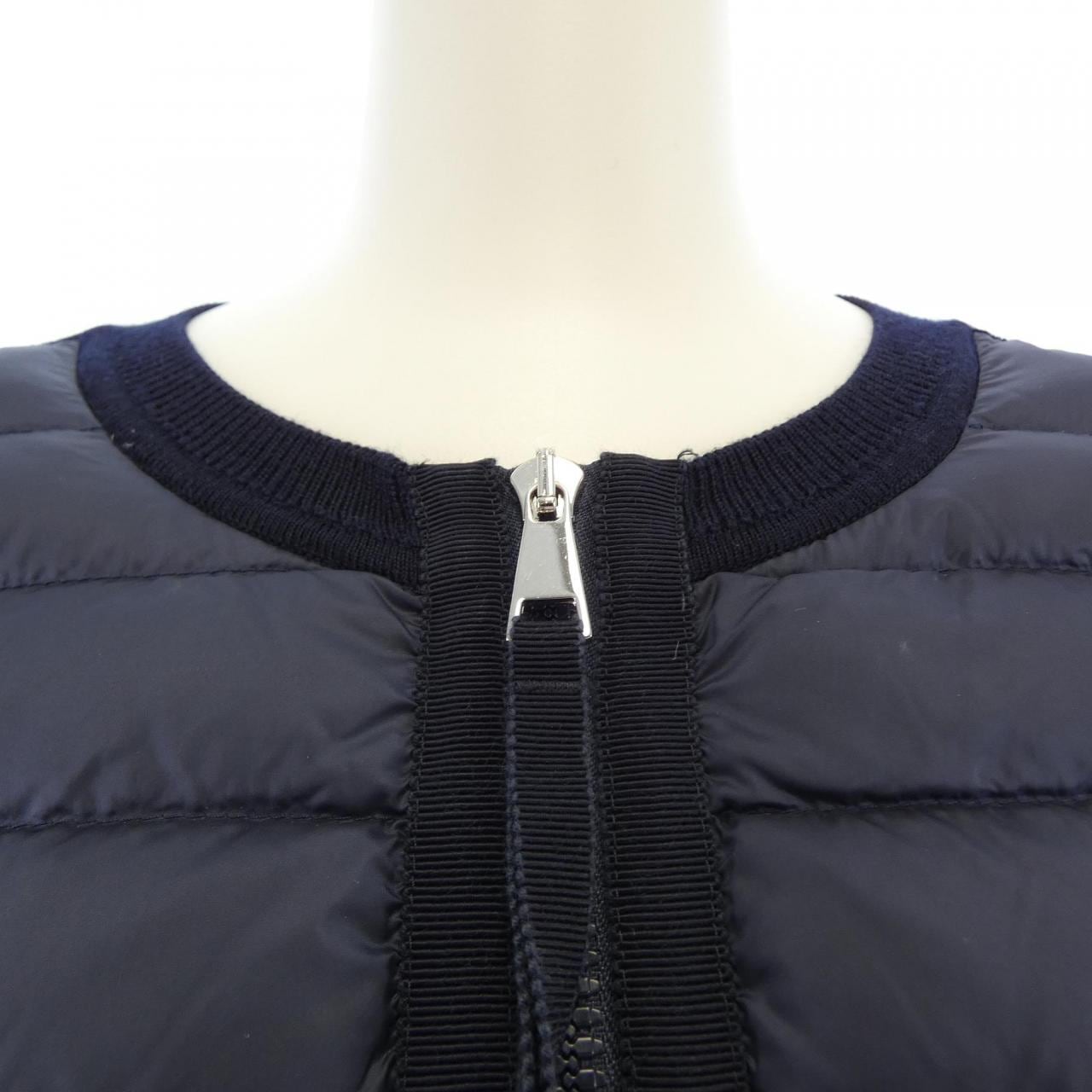 モンクレール MONCLER 10939B50100 ダウンジャケット