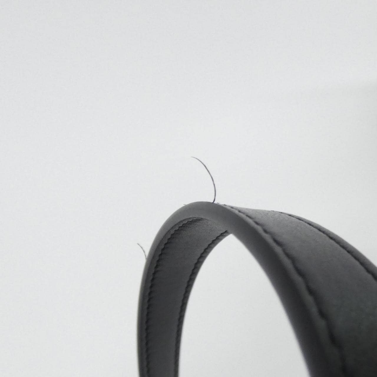 セリーヌ スモール バケット キュイル トリオンフ 113783DU3 ショルダーバッグ