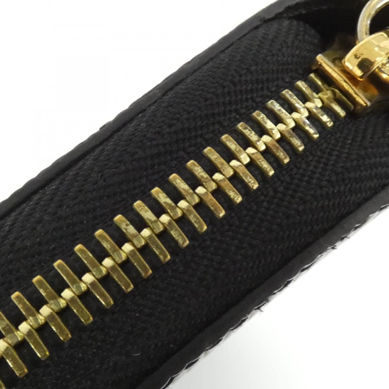 ルイヴィトン エピ ジッピー ウォレット M68755 財布