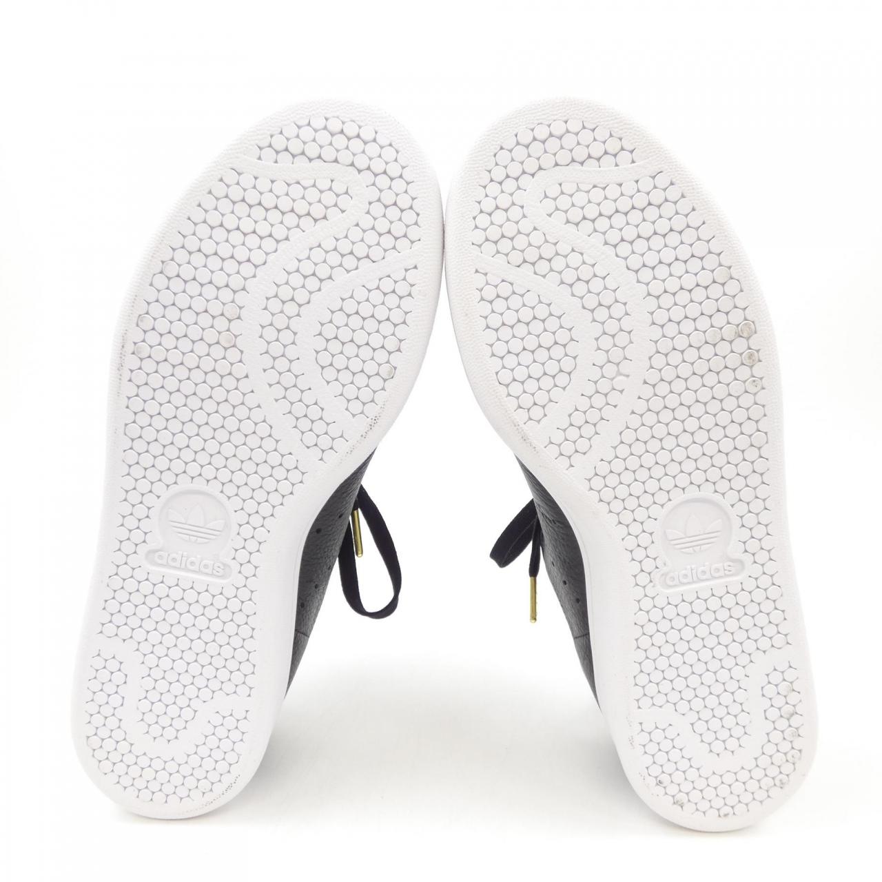アディダス ADIDAS スニーカー