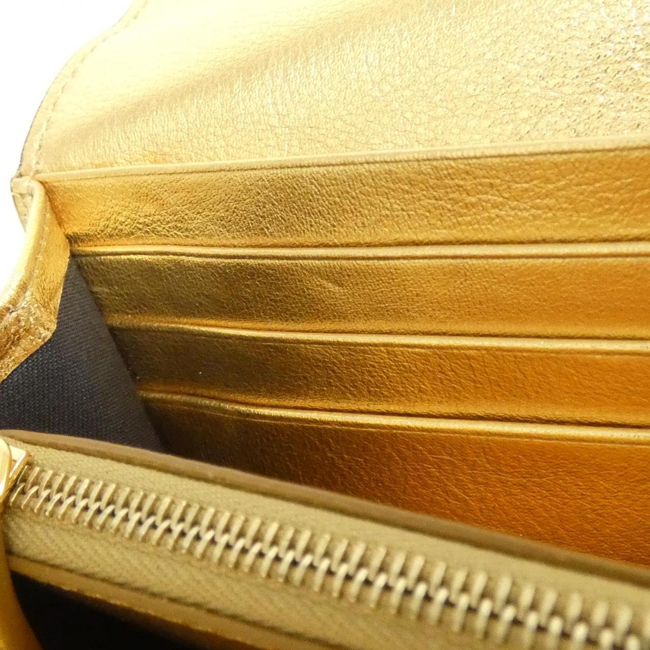 フェンディ SELLERIA ピーカブー 8M0427 AEUM 財布