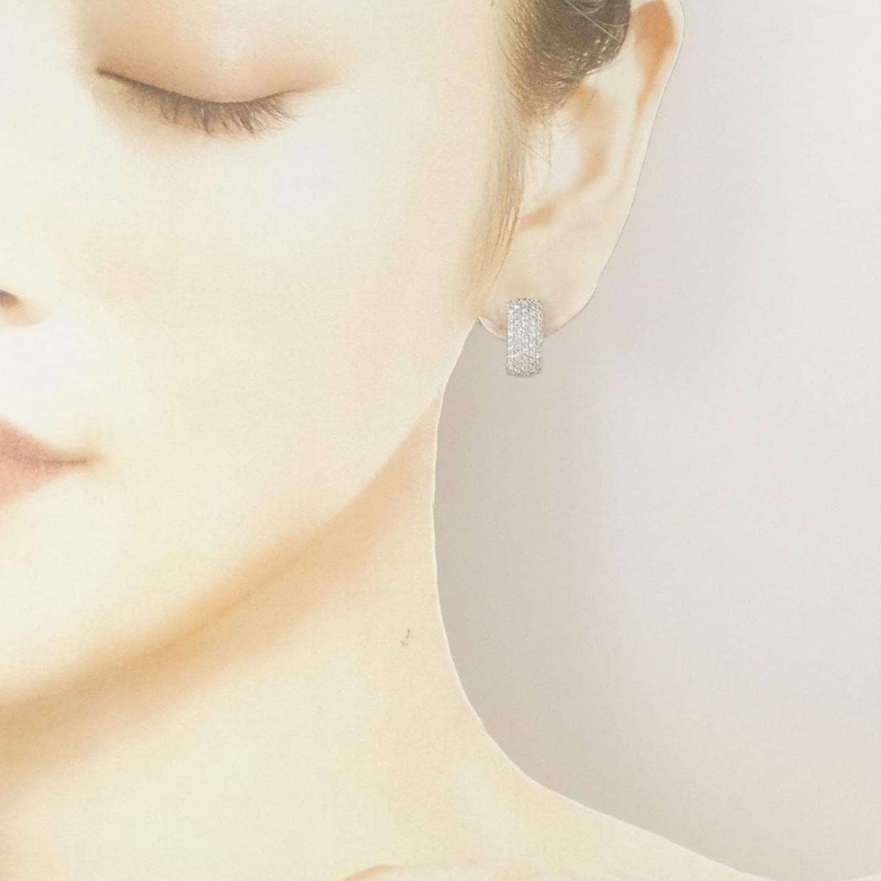 K18WG パヴェ ダイヤモンド ピアス 1.0CT