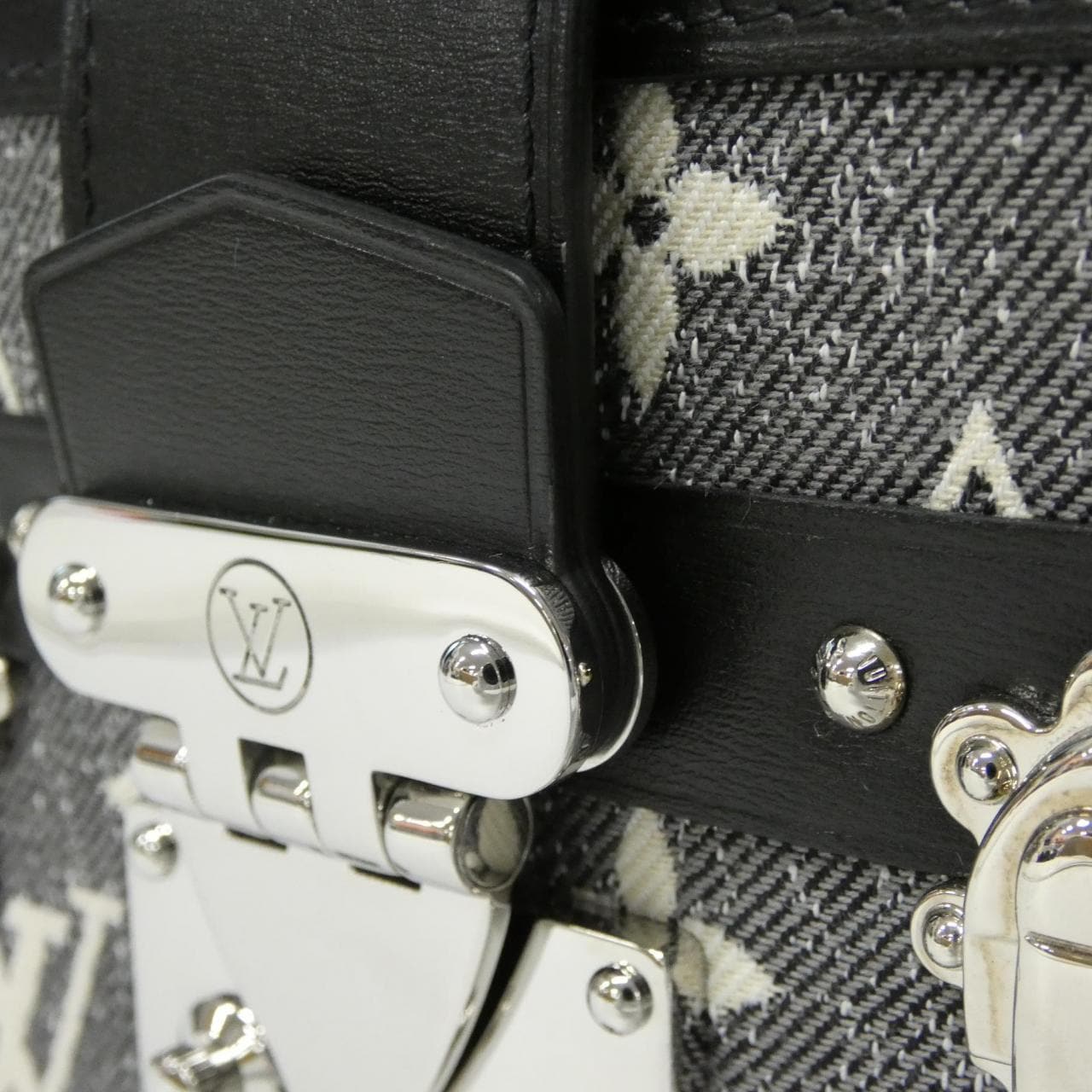 ルイヴィトン モノグラム ジャカード デニム プティット マル M21462 ショルダーバッグ