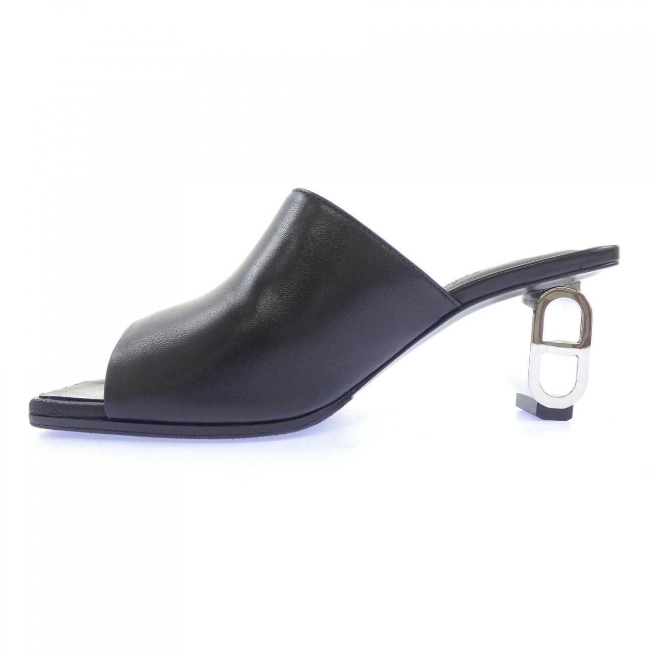 エルメス HERMES アイコニック ICONIQUE シェーヌダンクル 241082Z サンダル