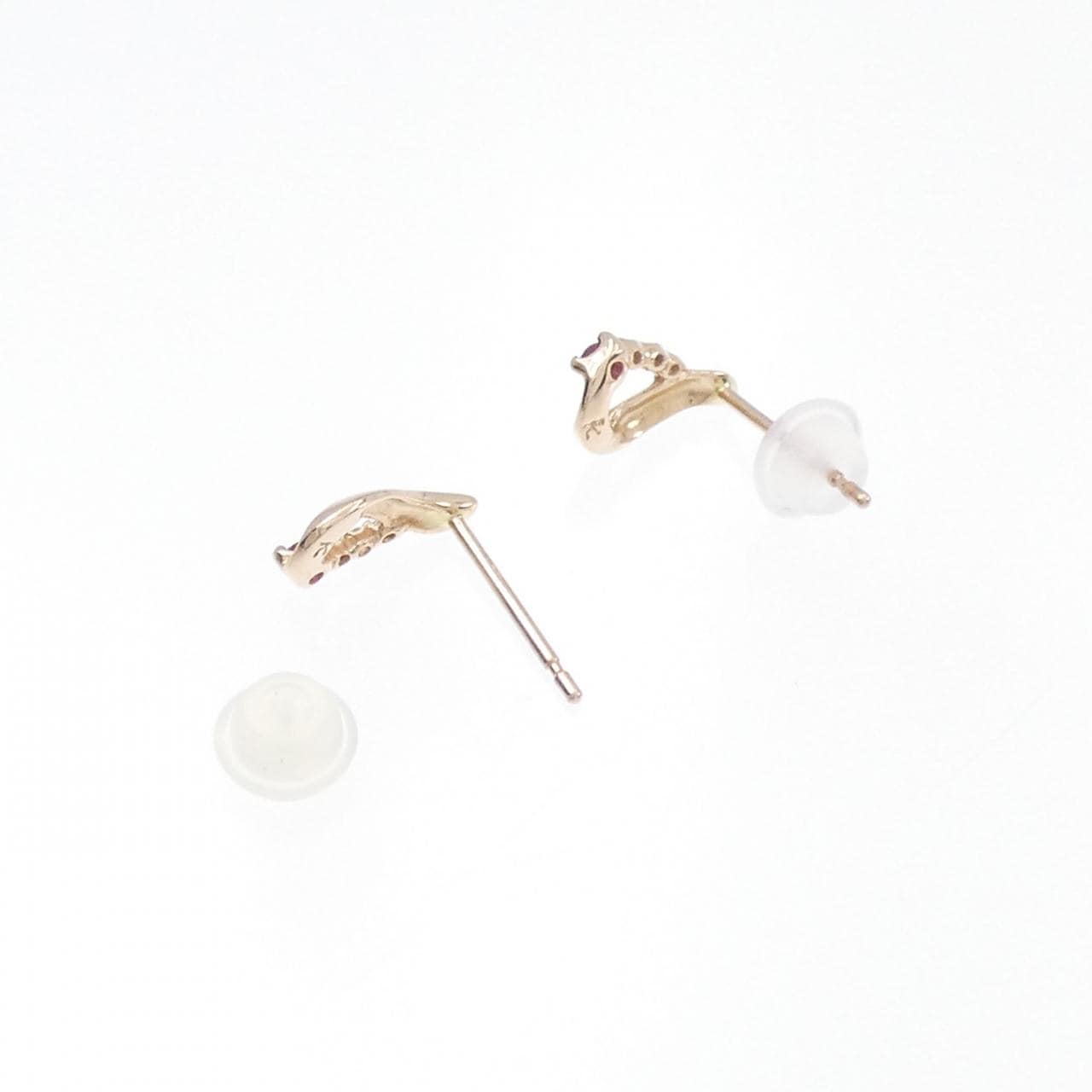 KUMIKYOKU Ruby Earrings