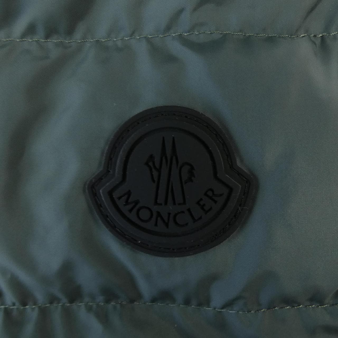 モンクレール MONCLER ダウンジャケット