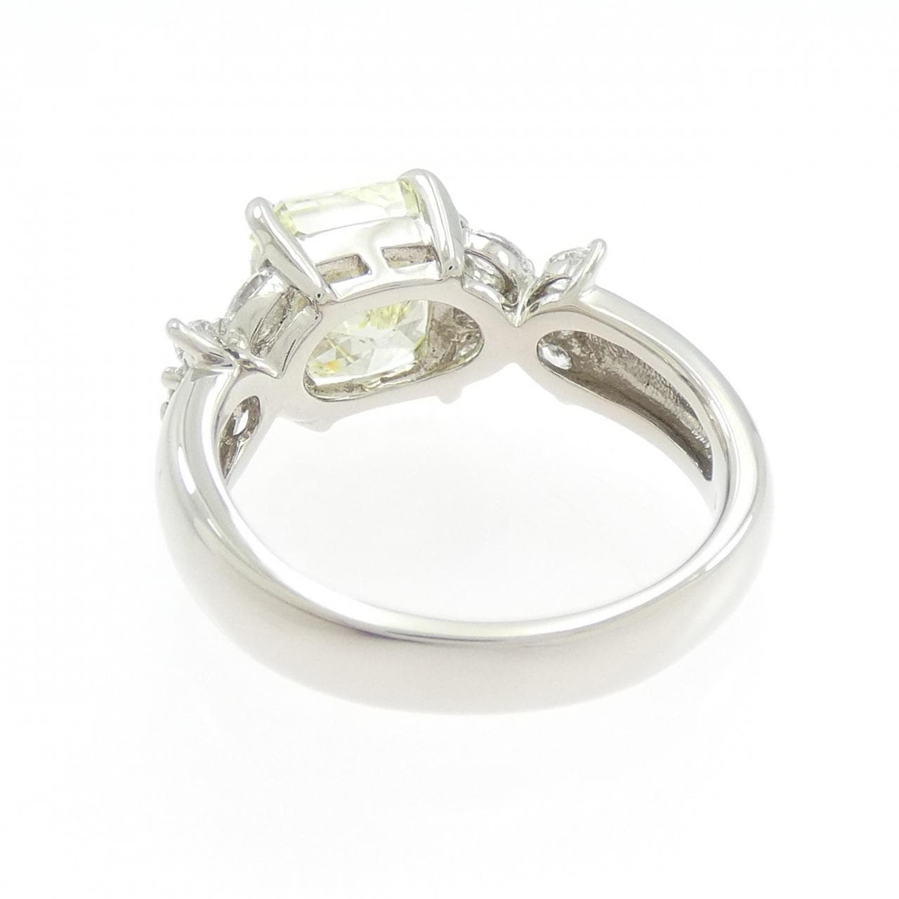 PT900 ダイヤモンド リング 3.019CT LY SI1 ファンシーカット