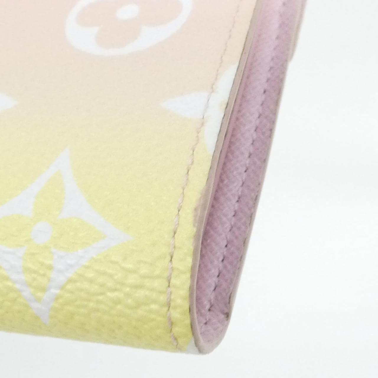 ルイヴィトン バイザプール ポルトフォイユ ヴィクトリーヌ M80388 財布