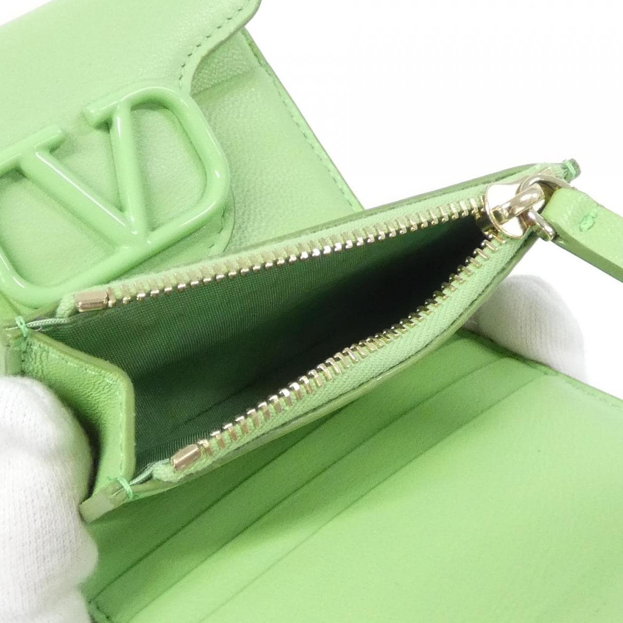 ヴァレンティノガラヴァーニ 財布