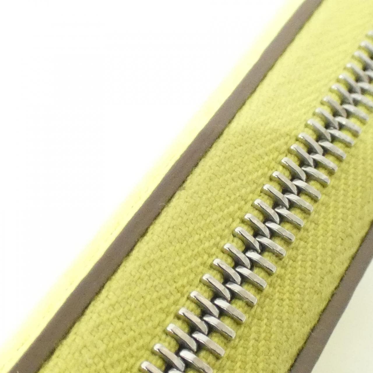 エルメス EN LIBERTE シルク イン コンパクト 084541CK 財布