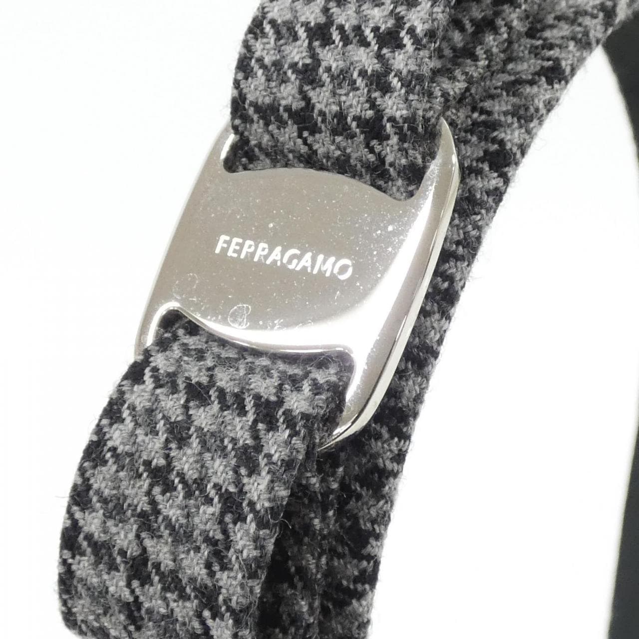 サルヴァトーレフェラガモ 34 0417 カチューシャ