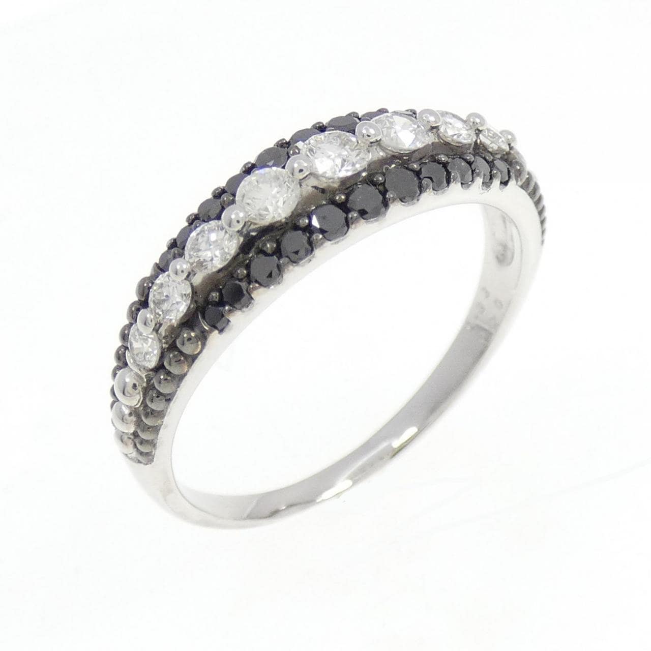 K18WG/K18BG Diamond ring 0.33CT