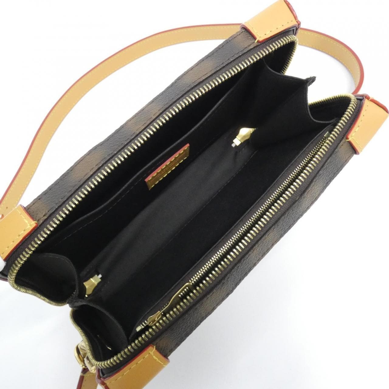 ルイヴィトン ディス イズ ノット モノグラム ソフトトランク M81580 ショルダーバッグ