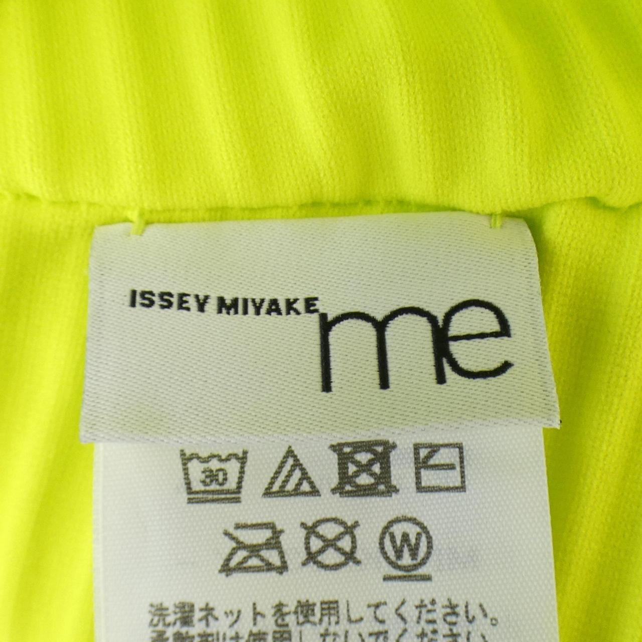 ミーイッセイミヤケ me ISSEY MIYAKE トップス