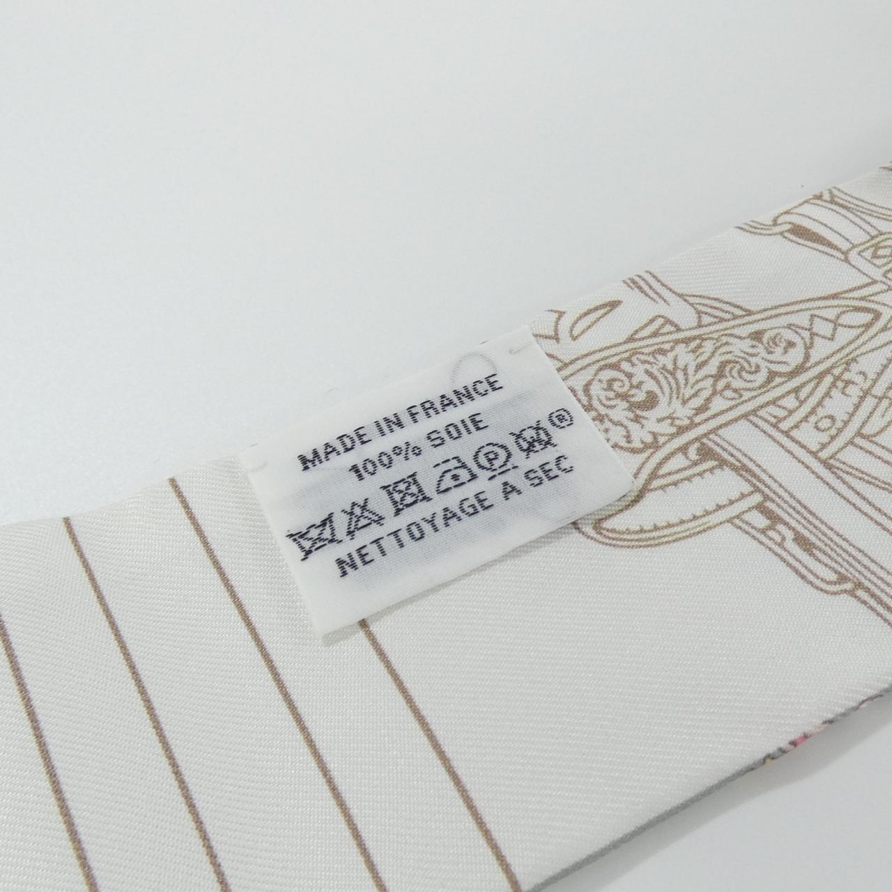 エルメス BRIDES DE GALA EN FLEURS ツイリー 064220S スカーフ