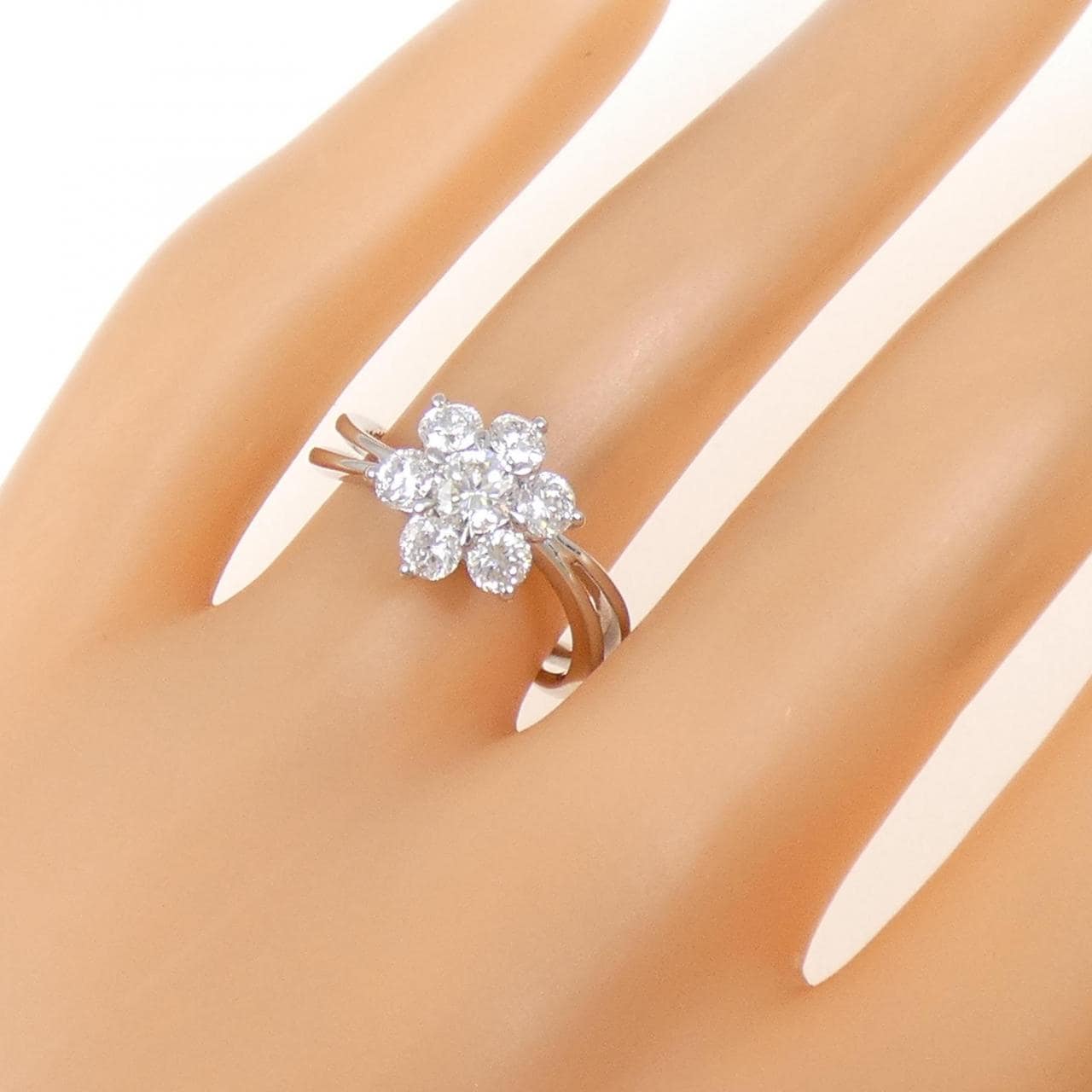 PT950 フラワー ダイヤモンド リング 0.33CT