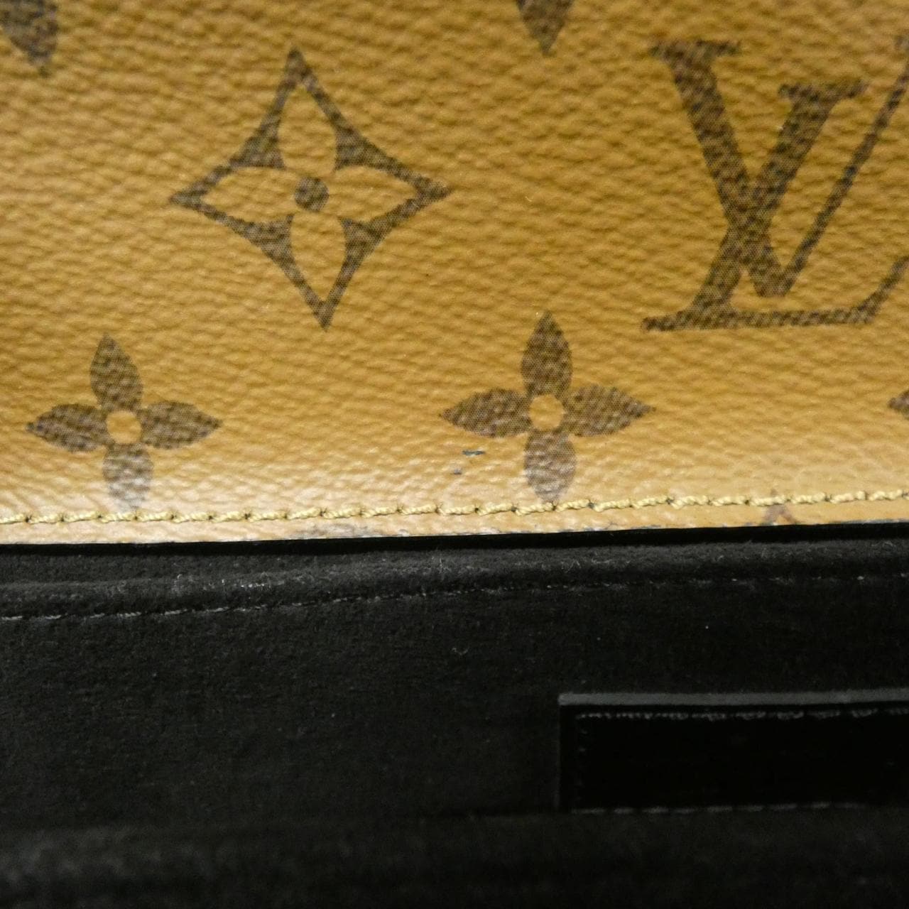LOUIS VUITTON Monogram Reverse Pochette Metis 中型包 M44876