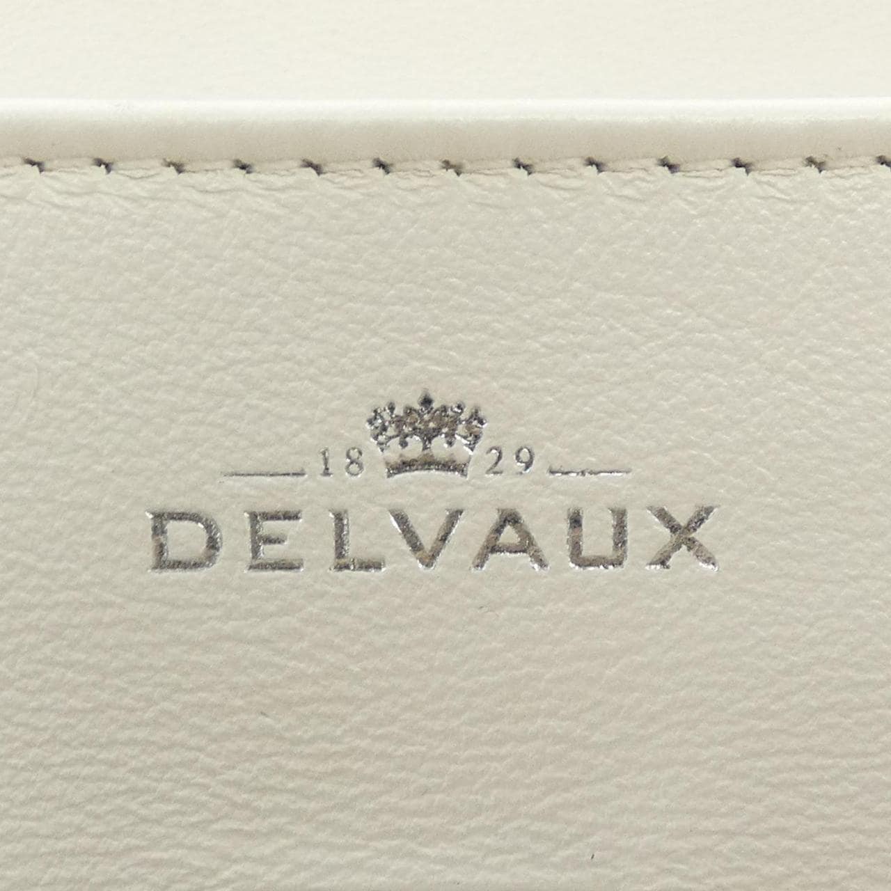德爾沃DELVAUX