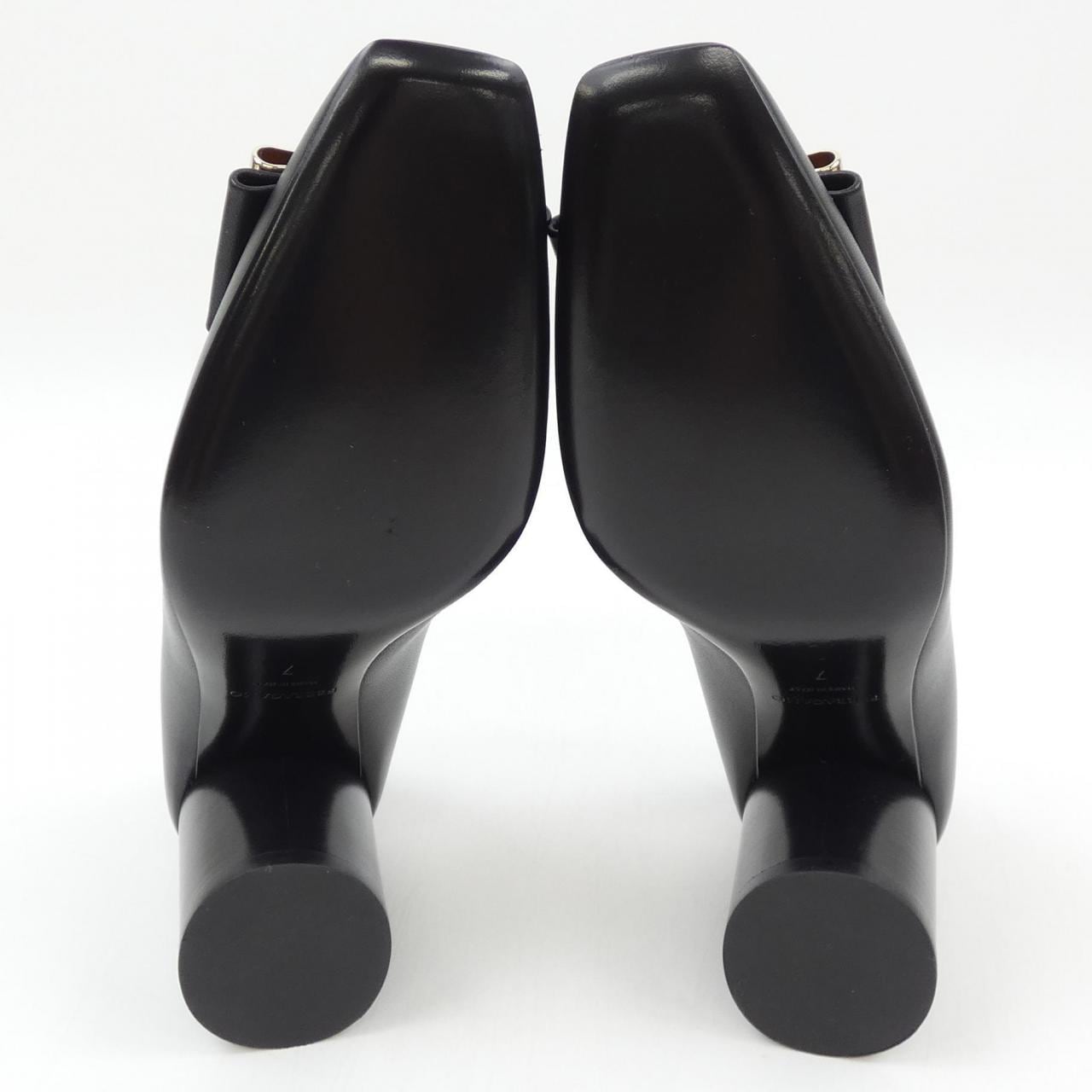 FERRAGAMO淺口鞋
