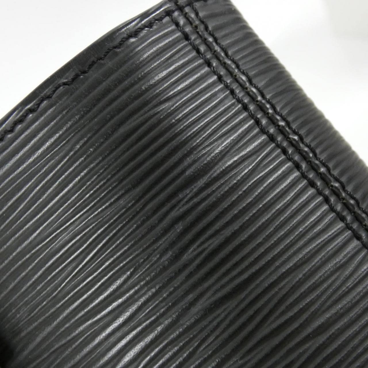 ルイヴィトン エピ ヴァヴァン バッグ