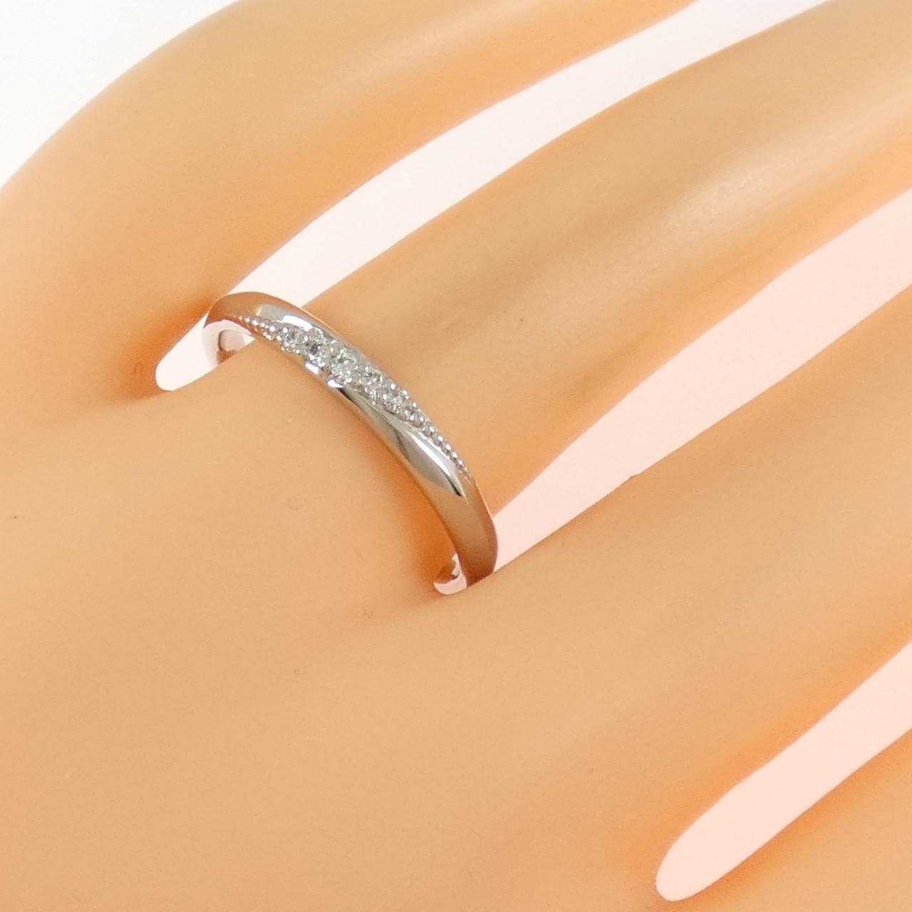 ジーエスティービー ダイヤモンド リング 0.05CT