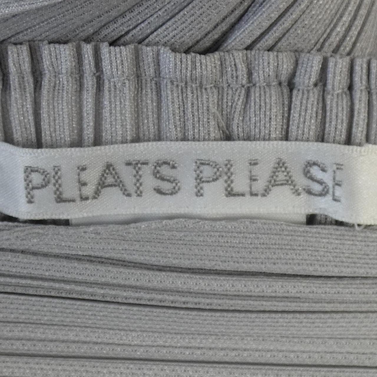 百褶PLEATS PLEASE裤子