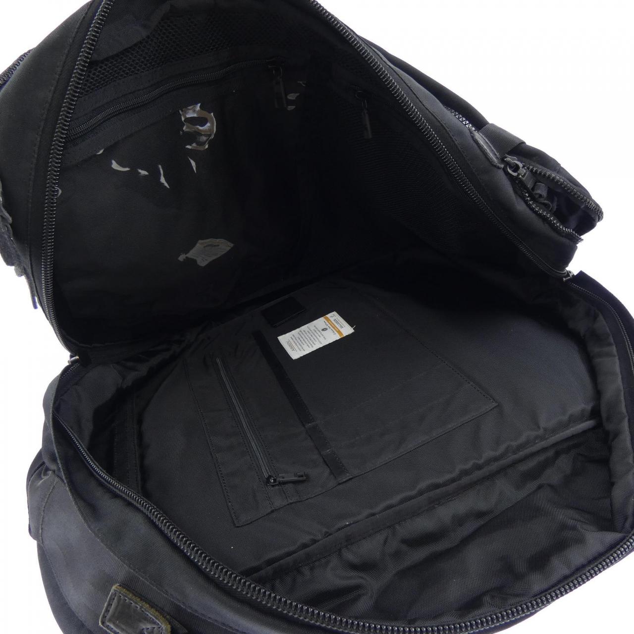 ASSOV 061404 BACKPACK