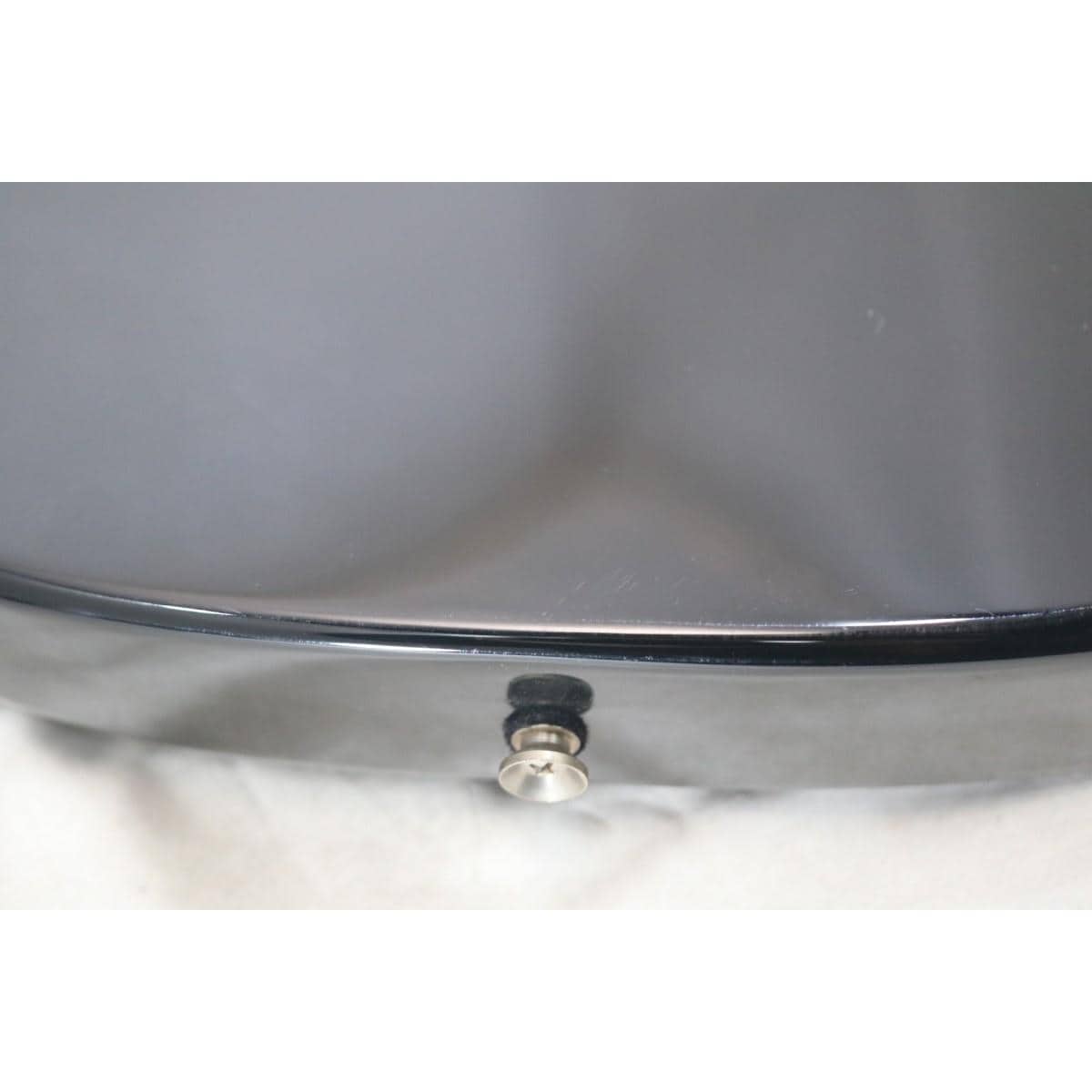 ＳＱＵＩＥＲ　　ＡＶＲＩＬ　ＬＡＶＩＧＮＥ　ＴＥＬＥＣＡＳＴＥＲ