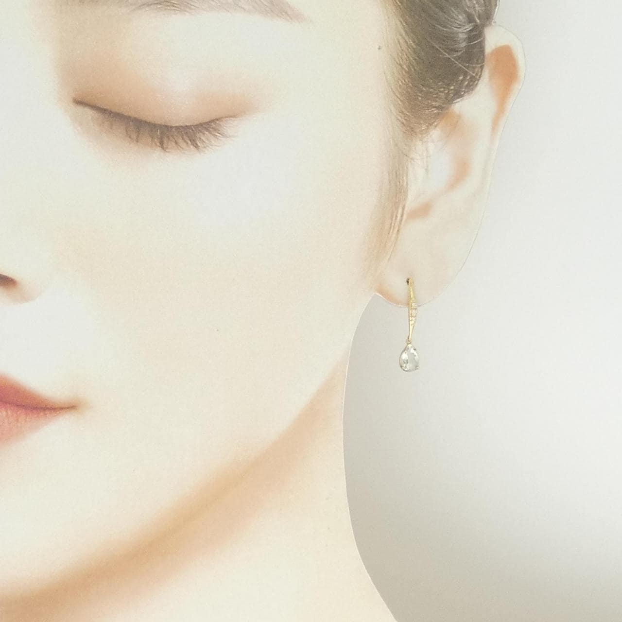 ヴァンドーム クオーツ ピアス