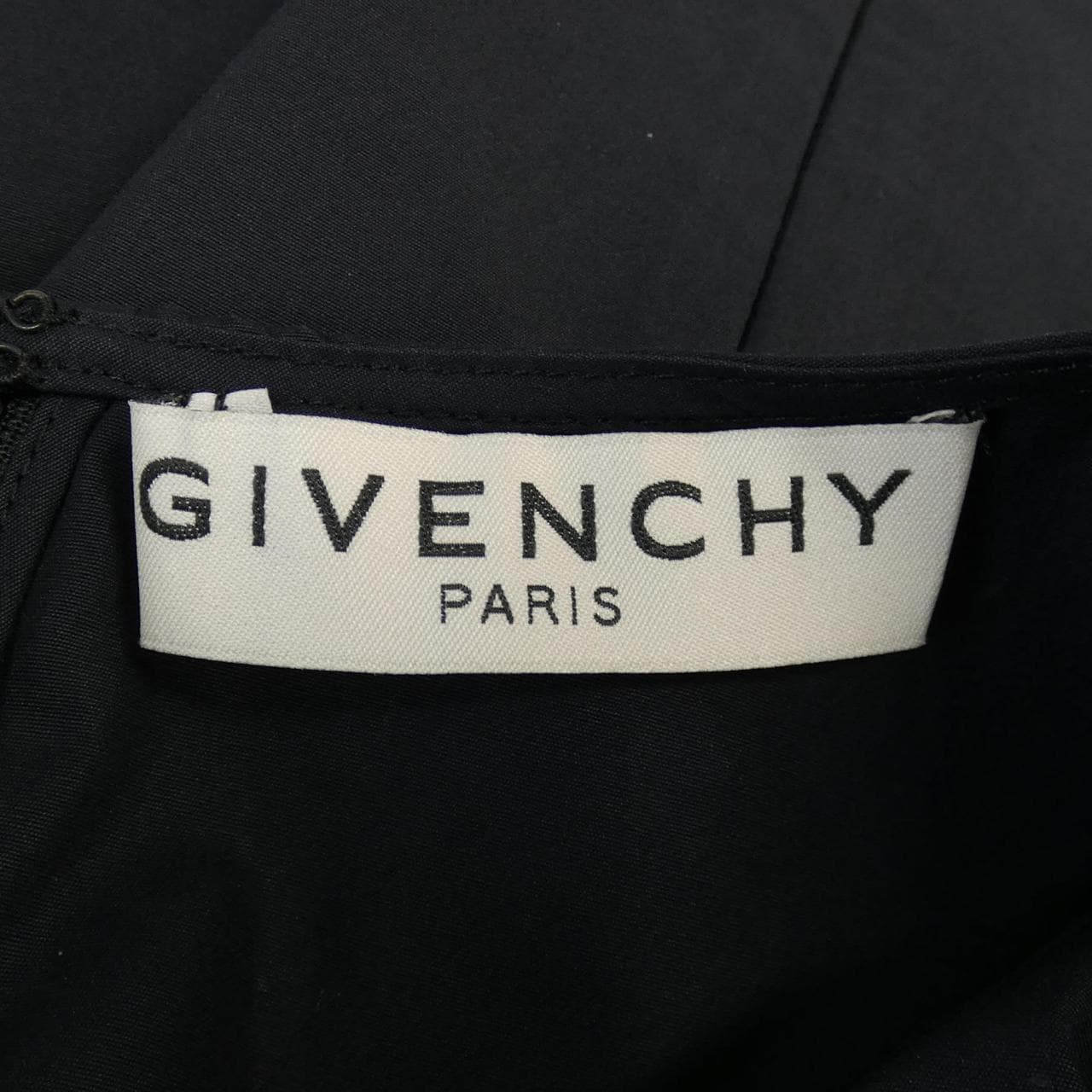 GIVENCHY上衣