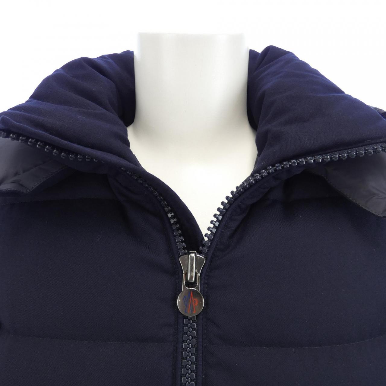 モンクレール MONCLER ダウンジャケット