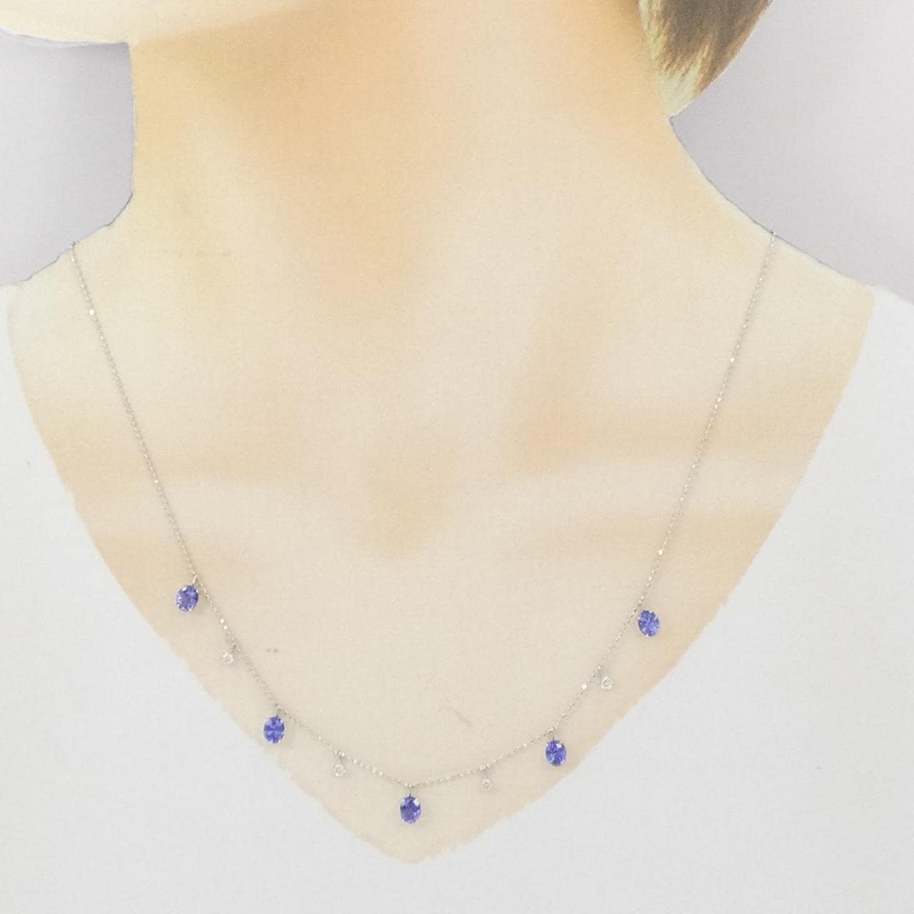 K18WG タンザナイト ネックレス 1.68CT