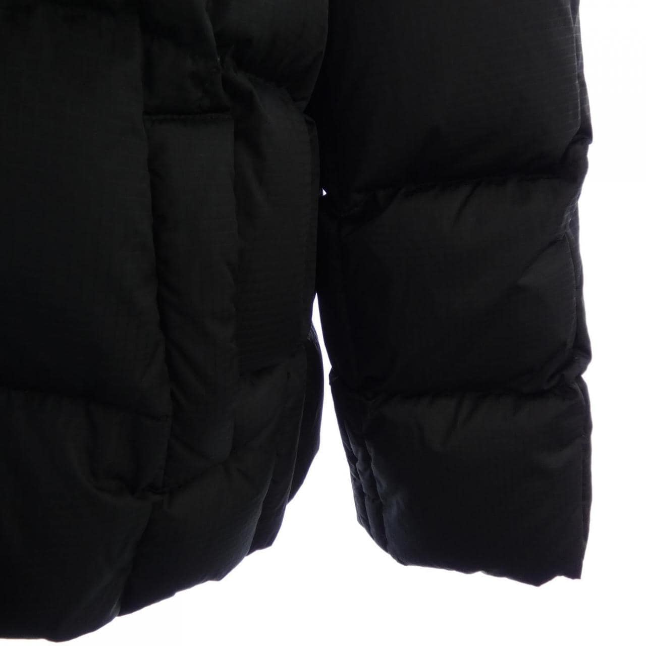 ルイヴィトン LOUIS VUITTON FLOW16E54 ダウンジャケット