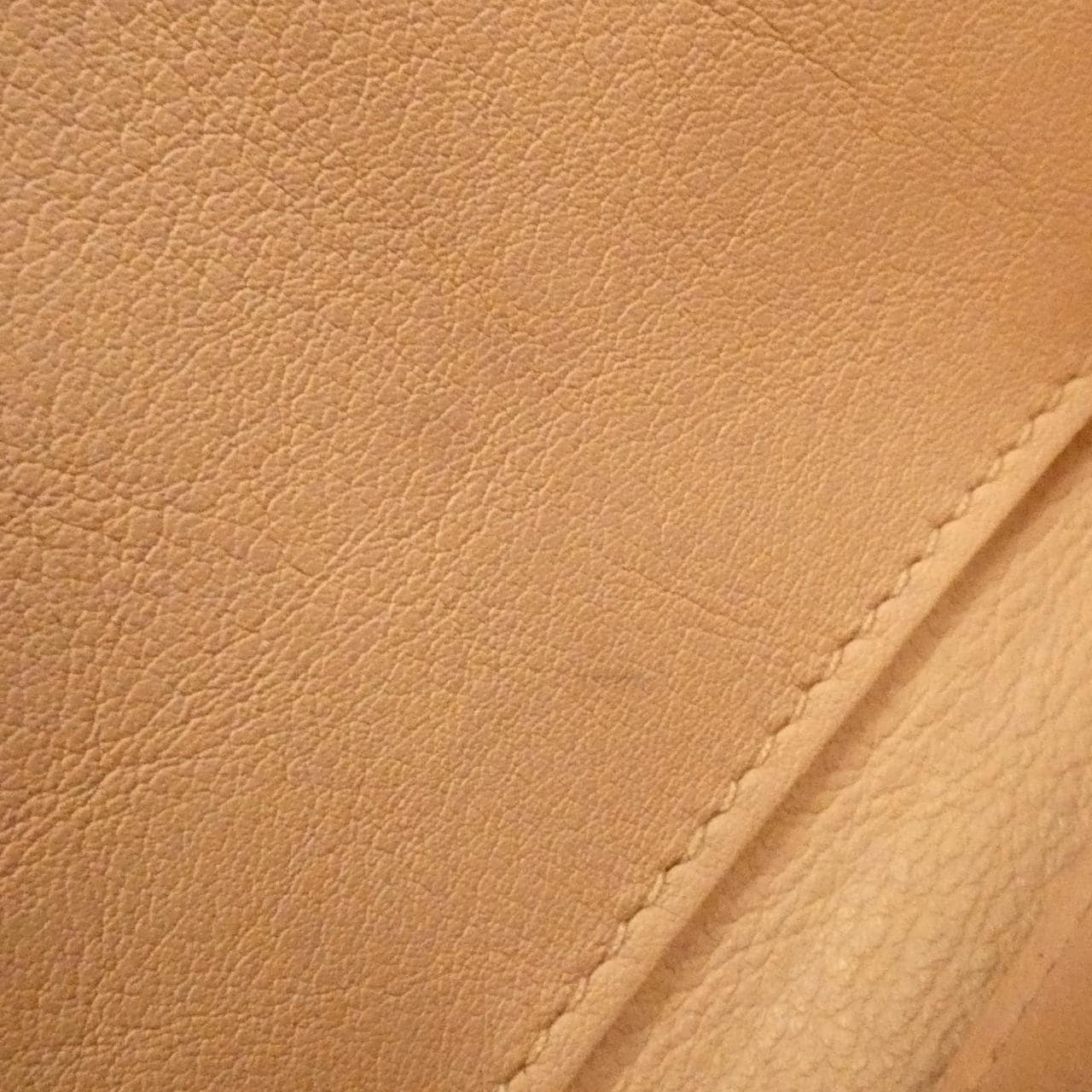 ルイヴィトン マヒナ ジッピー ウォレット M61868 財布