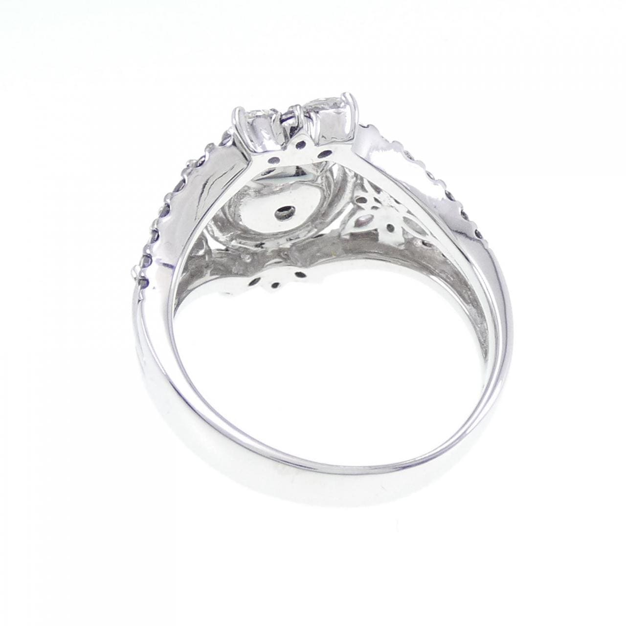 K18WG/K18BG Diamond ring 3.24CT
